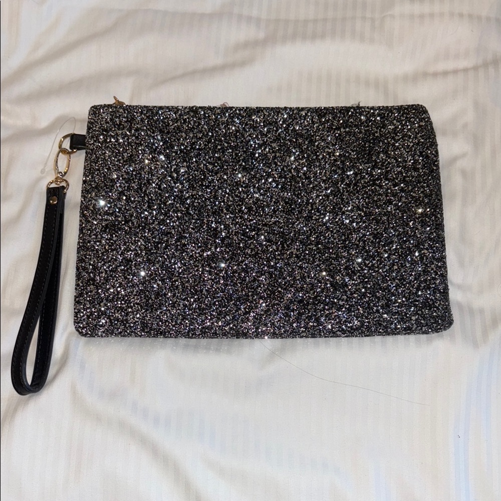 BLACK AND SILVER GLITTER LARGE WRISTLET NO BRAND 12” X 9” ZIPPER ON TOP